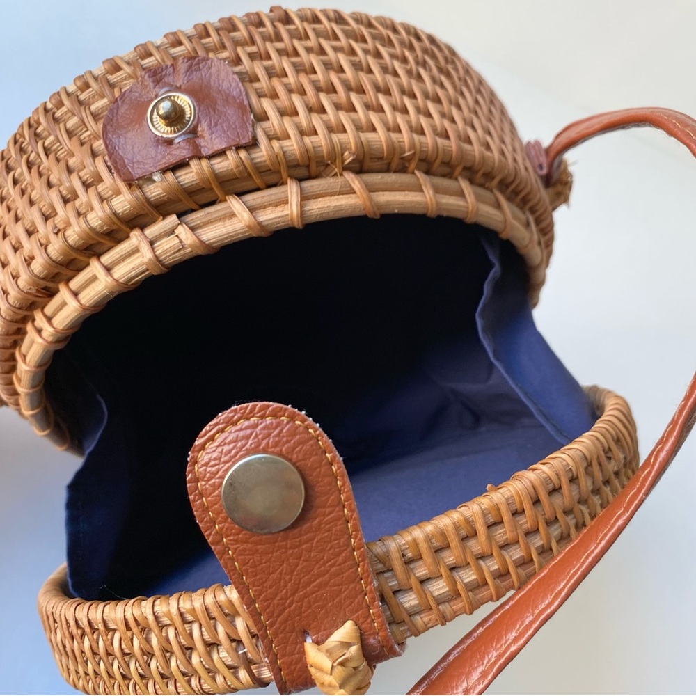 Round Rattan Crossbody Purse - Picture 7 of 7